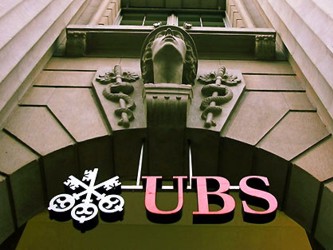 UBS facilitó inversiones al menos a cuatro compañías productoras de bombas de...