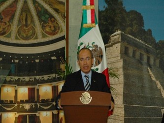 Calderón se refirió a Diego Fernández de Cevallos, ex candidato presidencial...