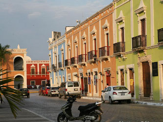 Pero en los bares y restaurantes del centro histórico de Campeche también se...