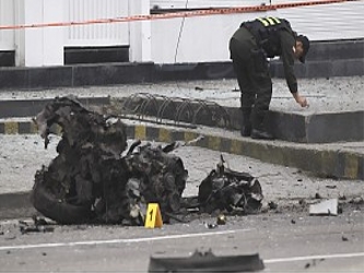 El atentado con coche bomba contra el conjunto de edificios que albergan Caracol Radio y la Agencia...