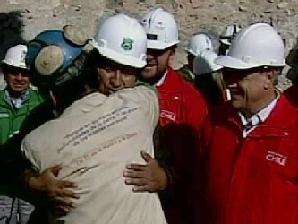 Hoy, el rescate de los mineros chilenos es un triunfo del gobierno de Piñera, de sus...