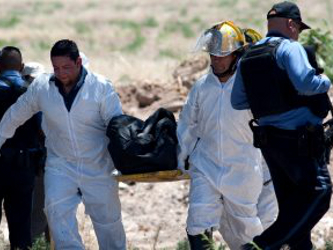 Según el funcionario, el séptimo cadáver se encontraba a unos 20 metros de...