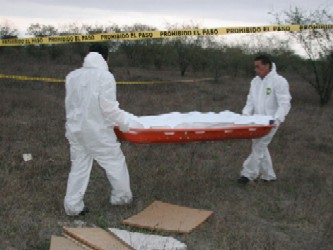 Los dos cadáveres hallados en la superficie corresponden a los de dos hombres que figuraban...