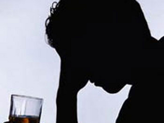 El alcoholismo destruye a la familia, el tabaco no; el alcoholismo favorece accidentes de...