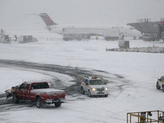 La nevada afectó a millones de estadounidenses que viajaron para ver a sus familias durante...
