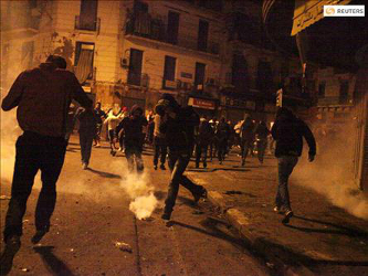 En el popular distrito capitalino de Belcourt, los disturbios se reanudaron después de las...