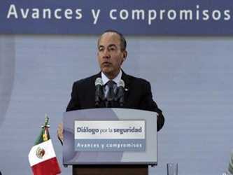 Calderón sostuvo que está convencido del combate al crimen organizado emprendido por...