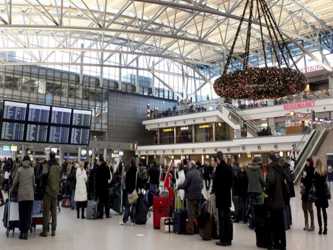 Los aeropuertos administrados por ASUR que mostraron menor tránsito de pasajeros fueron...