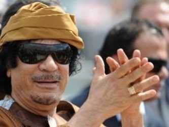 Los revolucionarios libios elaboraron y aplicaron sus propias ideas respecto a las instituciones...