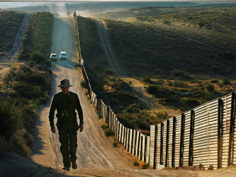 El gobierno de Barack Obama ha dedicado mayores recursos y enviado refuerzos a la zona fronteriza,...