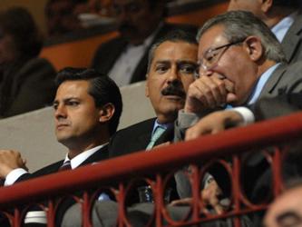 Peña Nieto es un gobernante exitoso y muy popular, al que todos nosotros queremos y...