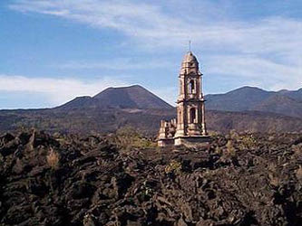Por otra parte, Taleb Rifai propuso al secretario de Turismo de Michoacán inscribir a la...