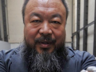 Ai Weiwei fué liberado bajo fianza el miércoles en la noche por las autoridades...