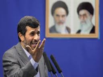 Lejos de bajar el tono de sus políticas, Ahmadinejad expulsó a muchos otros...