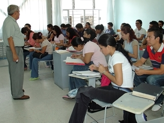 La semana pasada, la presidenta del SNTE las consideró ya no escuelas patito sino...