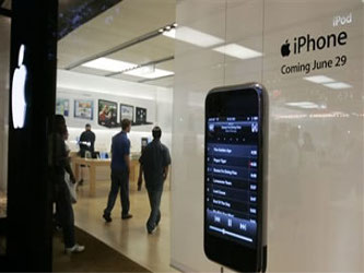 En abril, Apple demandó a Samsung ante un tribunal federal de California alegando que la...