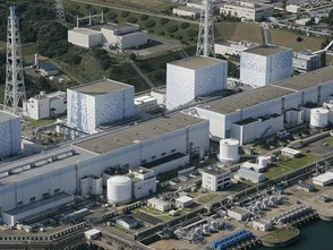 Actualmente, 35 de los 54 reactores japoneses permanecen cerrados, algunos debido al desastre de...