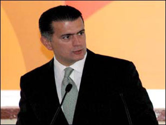 Incluso Alberto Bravo, quien fue nombrado coordinador general del proyecto bicentenario, se...