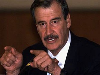 En Tuxpan, Veracruz, el ex presidente Vicente Fox advirtió que si el PAN no quiere perder la...