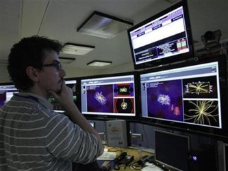 Los líderes de los dos experimentos, revelaron sus hallazgos en un seminario del CERN, donde...