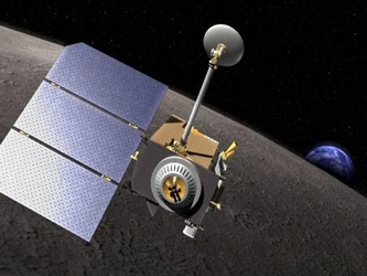 Una vez en la órbita lunar, las sondas pasarán dos meses ajustando sus posiciones...
