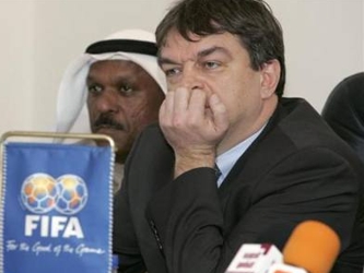 El erudito francés de 53 años, que abandonó la FIFA repentinamente hace dos...