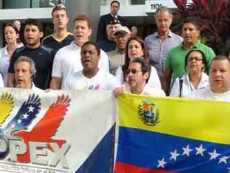 El consulado cerró oficialmente el lunes a raíz de una orden del gobierno venezolano...