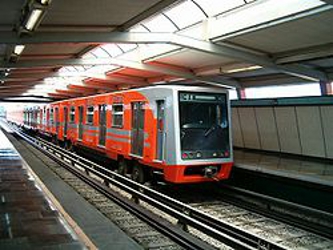 La Línea Dorada o 12, de 20 estaciones, será inaugurada este verano, y...