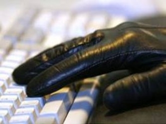 Irán ha denunciado otros ciberataques, incluyendo una infección en abril del 2011...