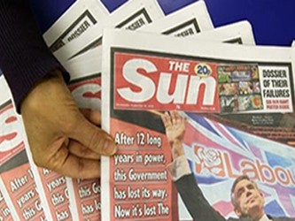 Cinco responsables de la redacción de The Sun fueron detenidos el sábado en el marco...