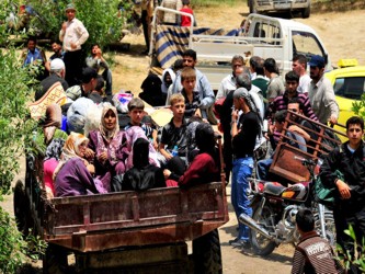 El ministro jordano de Información Rakan al-Majali informó que 73,000 refugiados han...