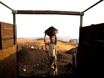 Pero mientras las empresas de carbón estadounidenses dejan inactivas algunas minas, se abren...