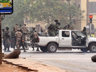 El segundo al mando de los rebeldes tuareg dijo a The Associated Press que sus fuerzas avanzaban en...