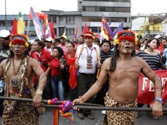 Unos 2.000 indígenas ecuatorianos, apoyados por sectores de oposición, ocuparon el 22...