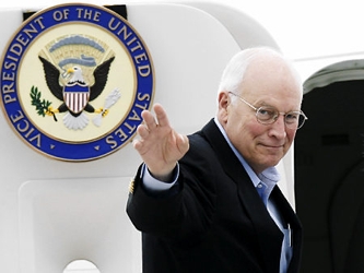 La portavoz dijo que Cheney se estaba recuperando en la unidad de cuidados intensivos en el...