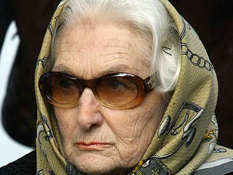 La sultana, una mujer de gran cultura, será enterrada en el sepulcro familiar de Estambul...