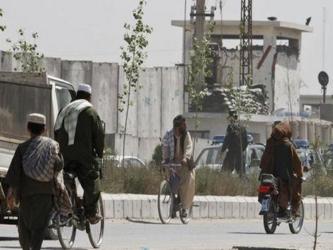 El asesor de Seguridad Nacional afgana Rangin Dadfar Spanta explicó a los legisladores los...