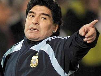 Según un informe publicado por la revista deportiva France Football el 20 de marzo, Maradona...