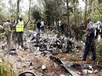 El ministro George Saitoti y su asistente están entre los muertos por el accidente del...
