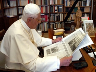 Benedicto XVI fue elegido por los cardenales para suceder a Juan Pablo II con una misión muy...