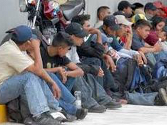 Tan sólo en California ahora hay más de dos millones de inmigrantes que reúnen...