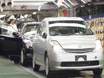 Toyota Motor Corp dijo el martes que las ventas en China cayeron un 48,9 por ciento en septiembre...
