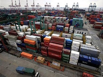 Las importaciones cedieron un 1.6% y las exportaciones cayeron un 2.5%, el mayor declive desde...
