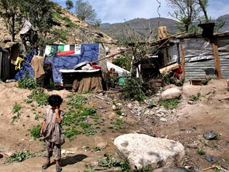Procedimientos para medir la pobreza en América Latina con el método de la...