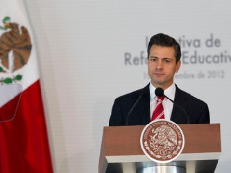 El simulacro de combate permitirá a Peña Nieto una legitimación de saliva, con...