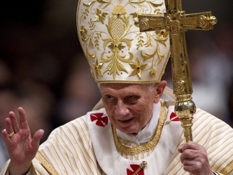 Al mismo tiempo, Benedicto XVI prosiguió su visión inquebrantable de reavivar la fe...