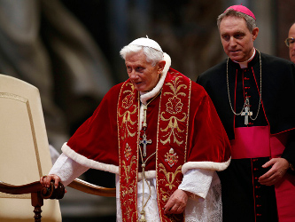 El 19 de agosto de 2005, el Papa realiza su primer viaje de su pontificado fuera de Italia, al...
