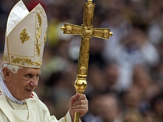 Por ello Benedicto XVI nunca se ha sentido solo, en una relación auténtica y...