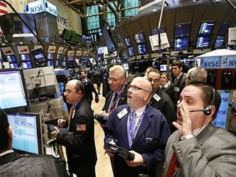 Los futuros del S&P 500 avanzaban 2.5 puntos, los del promedio industrial Dow Jones trepaban 13...