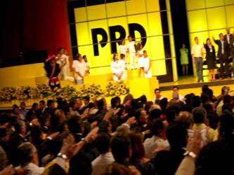 El PRD nació como un partido de oposición, electoral y de centro-izquierda. Nunca ha...